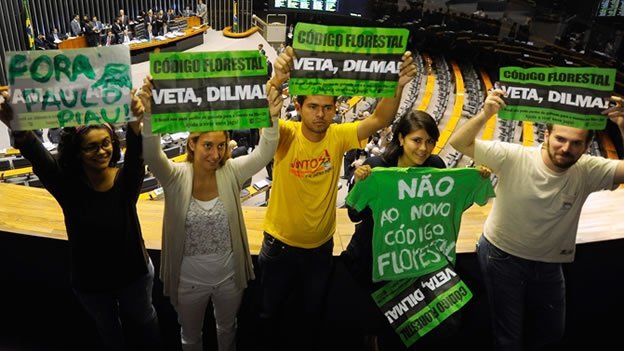 Dilma Rousseff recula ante la indignación popular