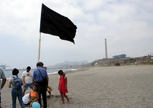 79 Banderas Negras y 12 Puntos Negros en las Playas Españolas