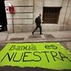 Encerrados en una sucursal de Bankia