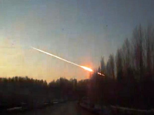 Un meteorito provoca casi quinientos heridos y otro rozará la Tierra