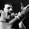Un doble de Freddie Mercury causa furor en Internet