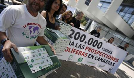 200.000 firmas recogidas en 183 países contra la prospección de Repsol
