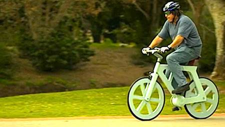 Crean una bicicleta de cartón