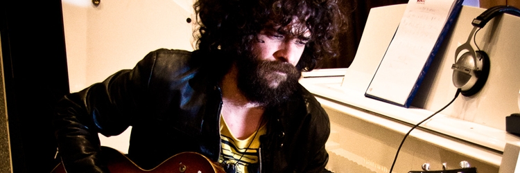 GatoPerro : 'No lo intentes, no todo el mundo puede hacerlo chico'