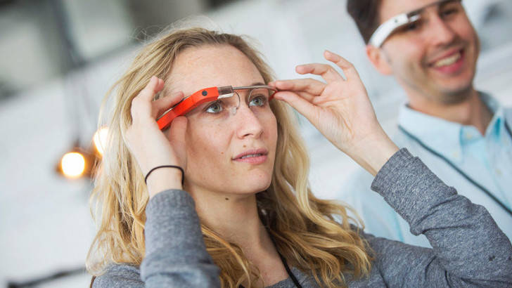 Alphabet trata de reflotar la Google Glass con hologramas