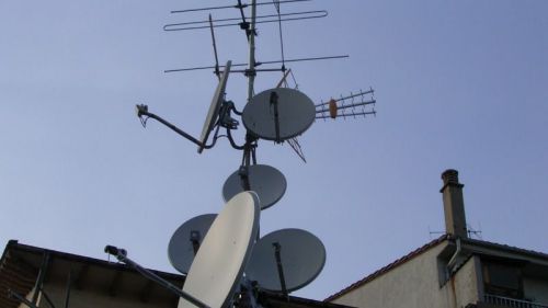 Desmantelado en Barcelona un centro de distribución de señal "pirata" de televisión por IPTV