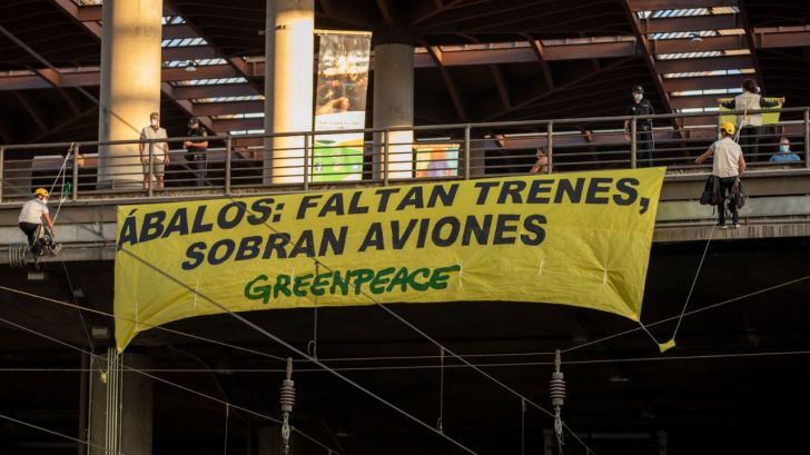 Greenpeace pide a Ábalos más trenes y menos aviones para frenar la crisis climática