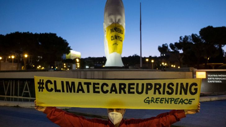 Greenpeace y sus acciones contra la “pandemia climática” en Madrid, Valencia y Sevilla