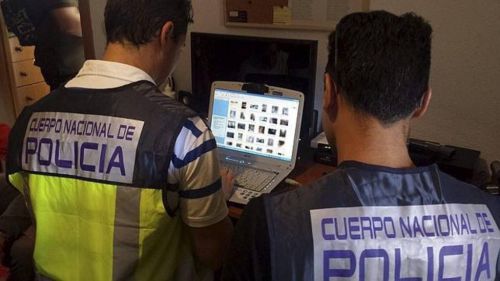 La Policía Nacional detiene a ocho pedófilos por manejar material pornográfico infantil