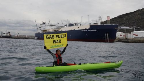Europa busca otros regímenes autoritarios como alternativa a Rusia para perpetuar la dependencia de los combustibles fósiles