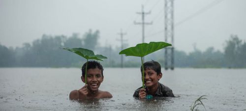 Las lluvias de temporada provocan regularmente inundaciones en Chittagong, Bangladesh