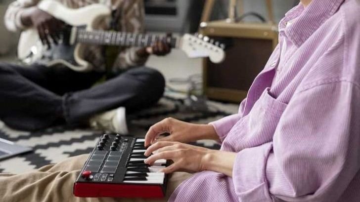 La Universitat de Girona impulsa la musicoteràpia per rehabilitar addiccions