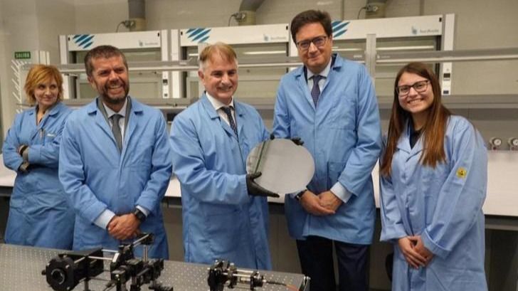 El Gobierno invierte en Wooptix para potenciar la producción de chips en España