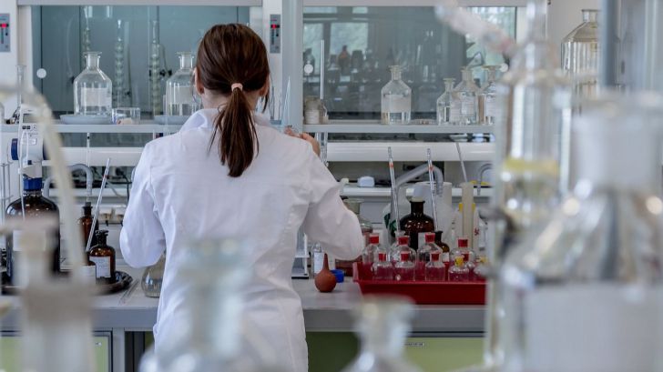 Innovadores cristales plásticos prometen refrigeración ecológica y eficiente