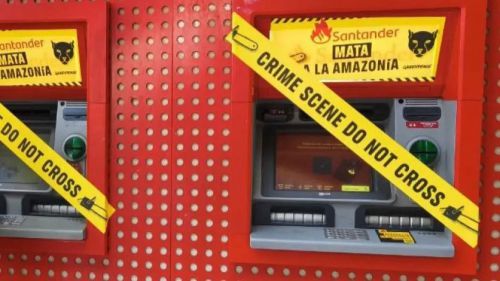 Greenpeace protesta en 17 ciudades contra el Banco Santander por su impacto en la Amazonía