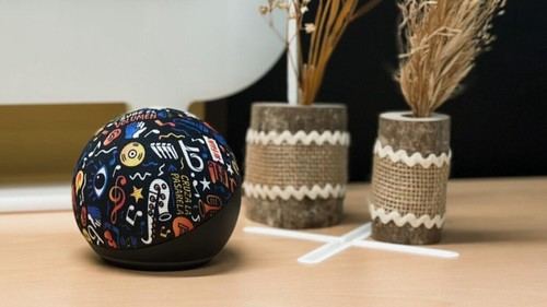 Alexa lanza un Echo Dot edición limitada para los fans de Operación Triunfo