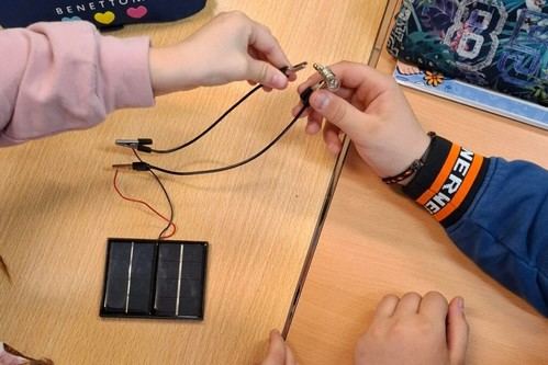 CIRCE colabora en el principal evento europeo de recarga de vehículos eléctricos y educa a jóvenes en energías renovables