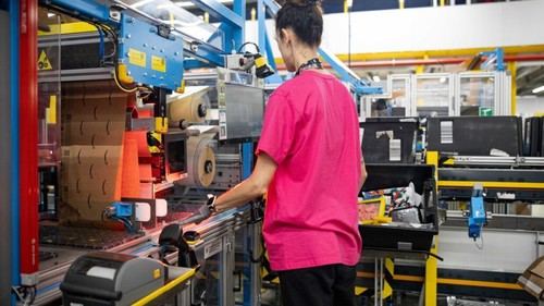 Amazon impulsa la innovación en sus centros logísticos de Cataluña