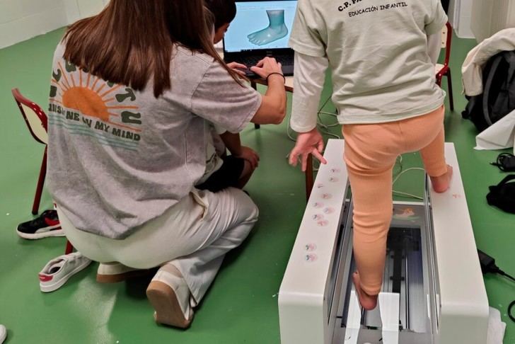 Inescop digitaliza 500 pies de niños para mejorar el calzado infantil