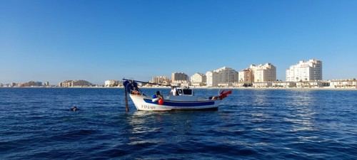 Ministerio retira red de pesca dañina para el Mar Menor