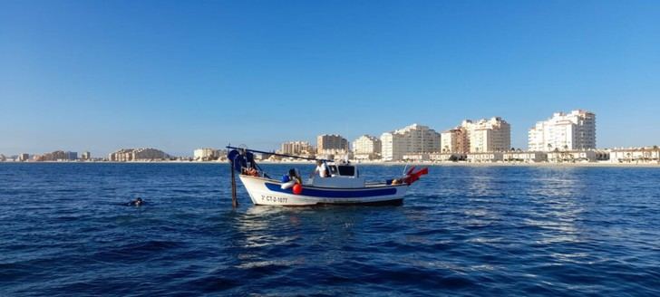 Ministerio retira red de pesca dañina para el Mar Menor