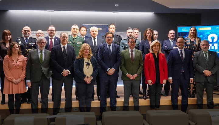 Gobierno refuerza ciberseguridad empresarial, según ministro digital