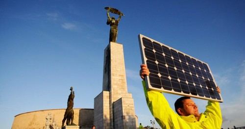 Greenpeace demanda al Gobierno mayor transparencia y acción contra el oligopolio energético tras el apagón