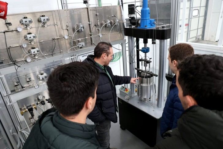 La Universidad de Burgos se une al Observatorio del Hidrógeno de ENAGÁS para fomentar la innovación energética