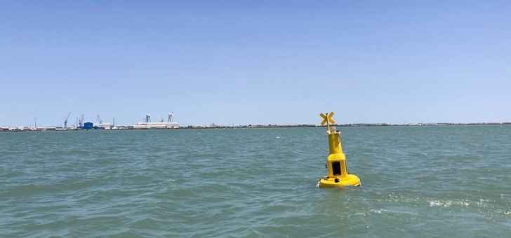La UCA implementa boya avanzada para estudiar el cambio climático en la Bahía de Cádiz