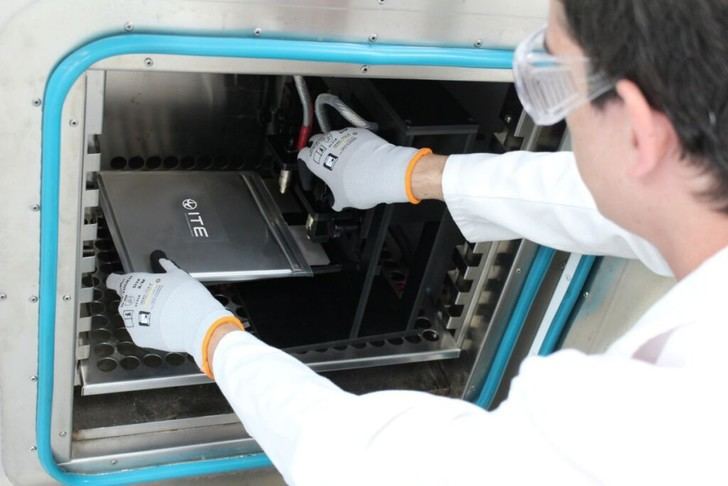 Los fabricantes de vehículos eléctricos deberán certificar sus baterías en laboratorios acreditados en España