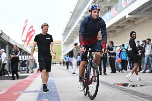 Ciclismo y MotoGP se unen en un evento especial en Le Mans