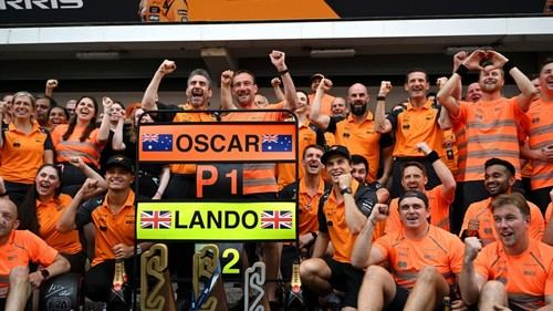Piastri y Norris logran un 1-2 para McLaren en España, a pesar de los riesgos estratégicos
